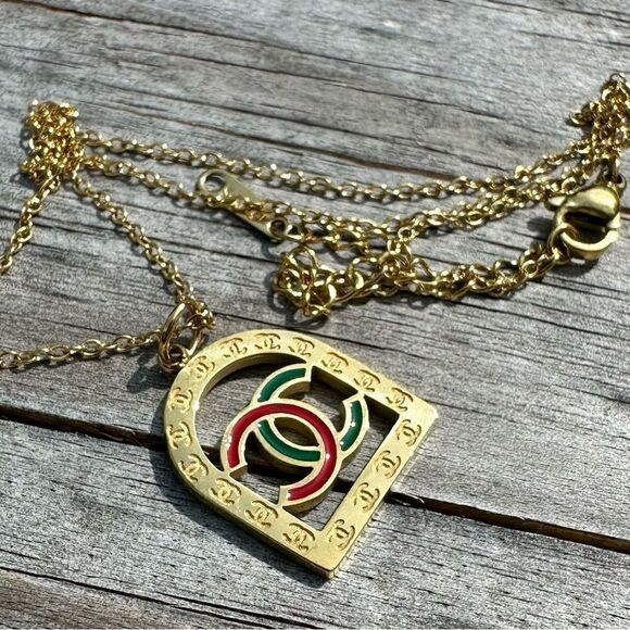 Bundle of earrings and chain - Picture 15 of 17